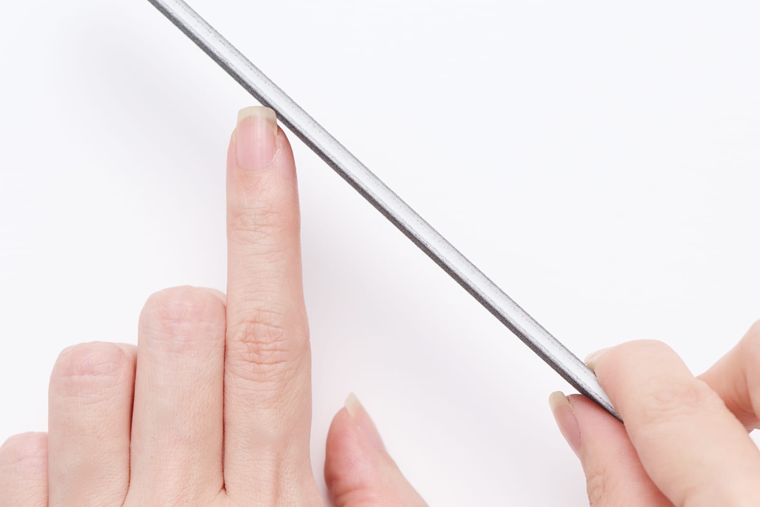 指先にカーブを作る