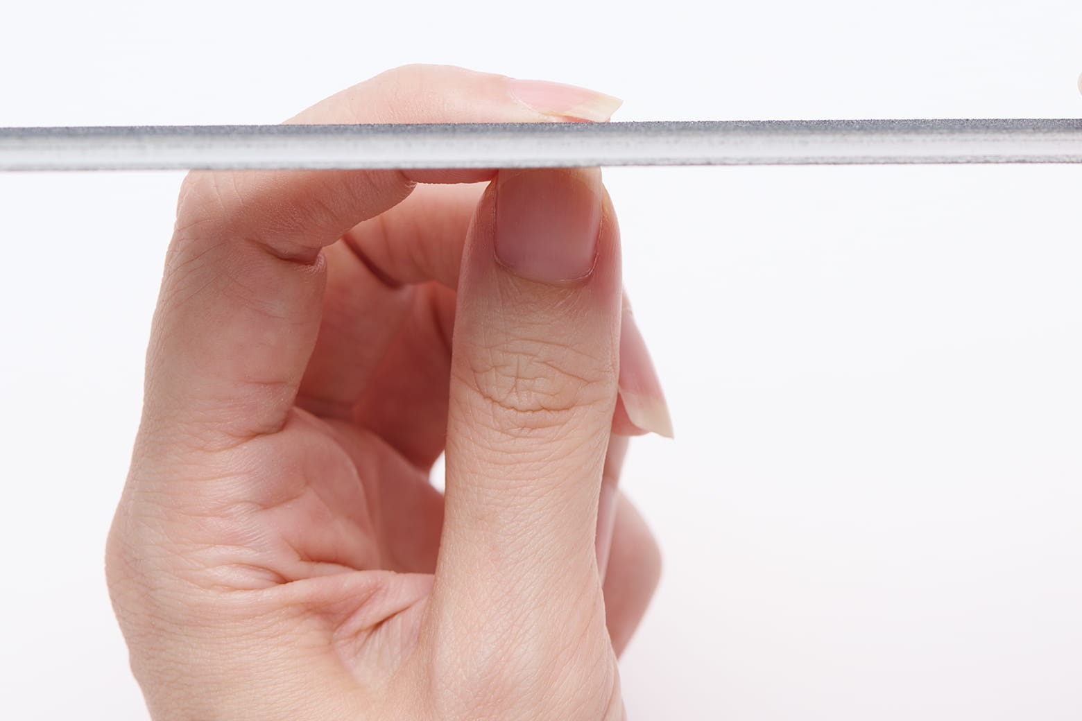 爪の横の側面を整える