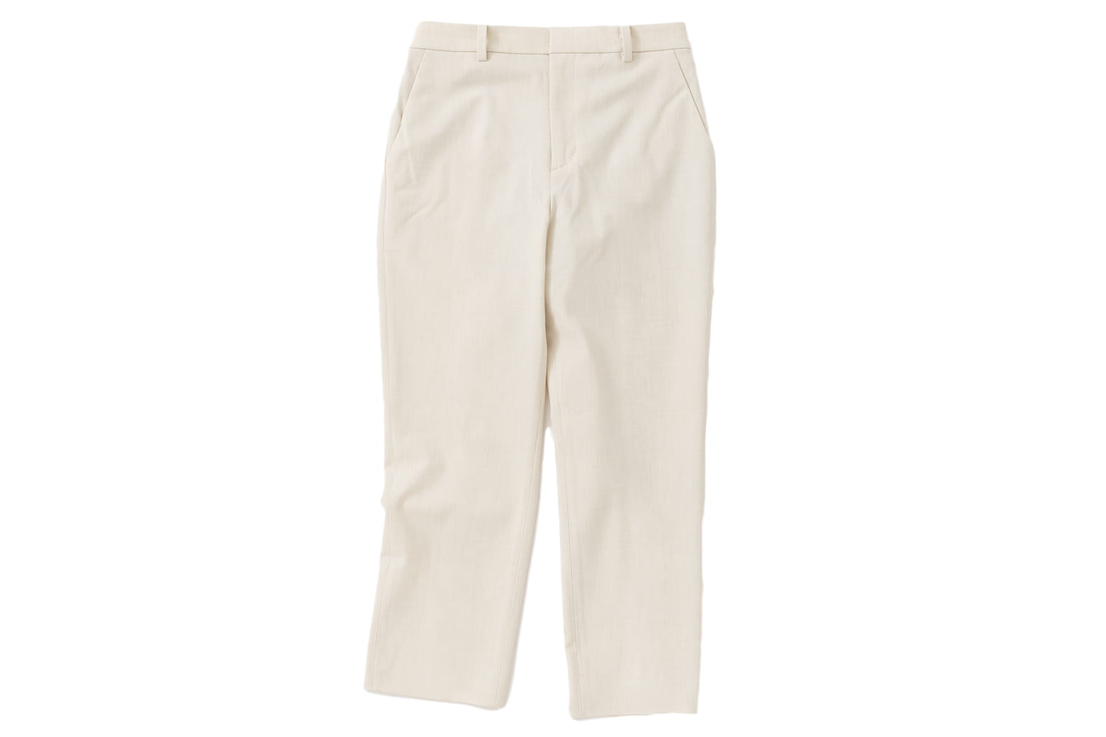 クロップド丈で足元を軽やかに