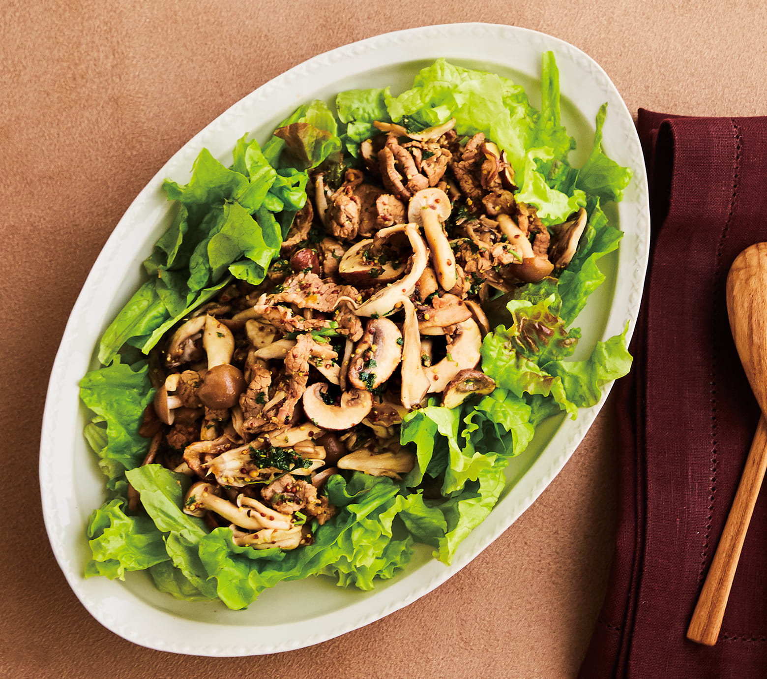 きのこと牛肉のホットサラダ