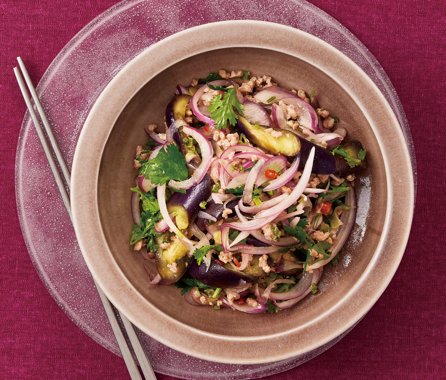 紫玉ねぎとなすのタイ風サラダ