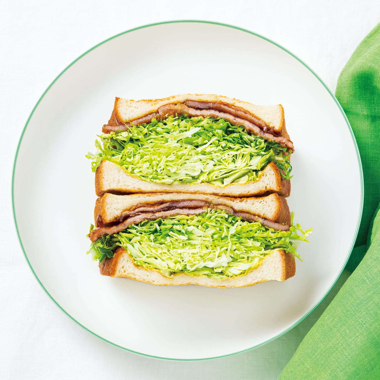 たっぷりキャベツのジンジャーポークサンド