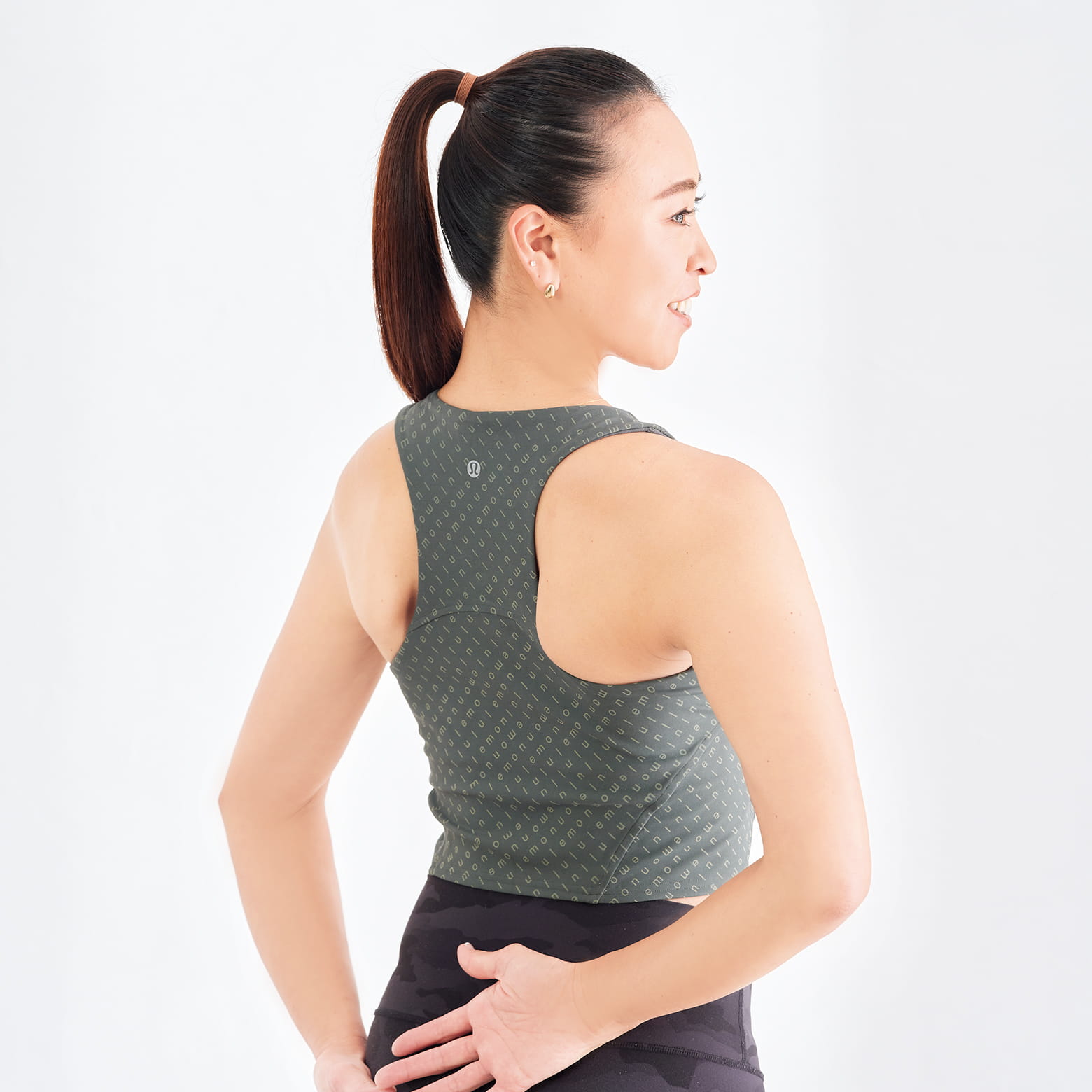 美しさを背中で語る